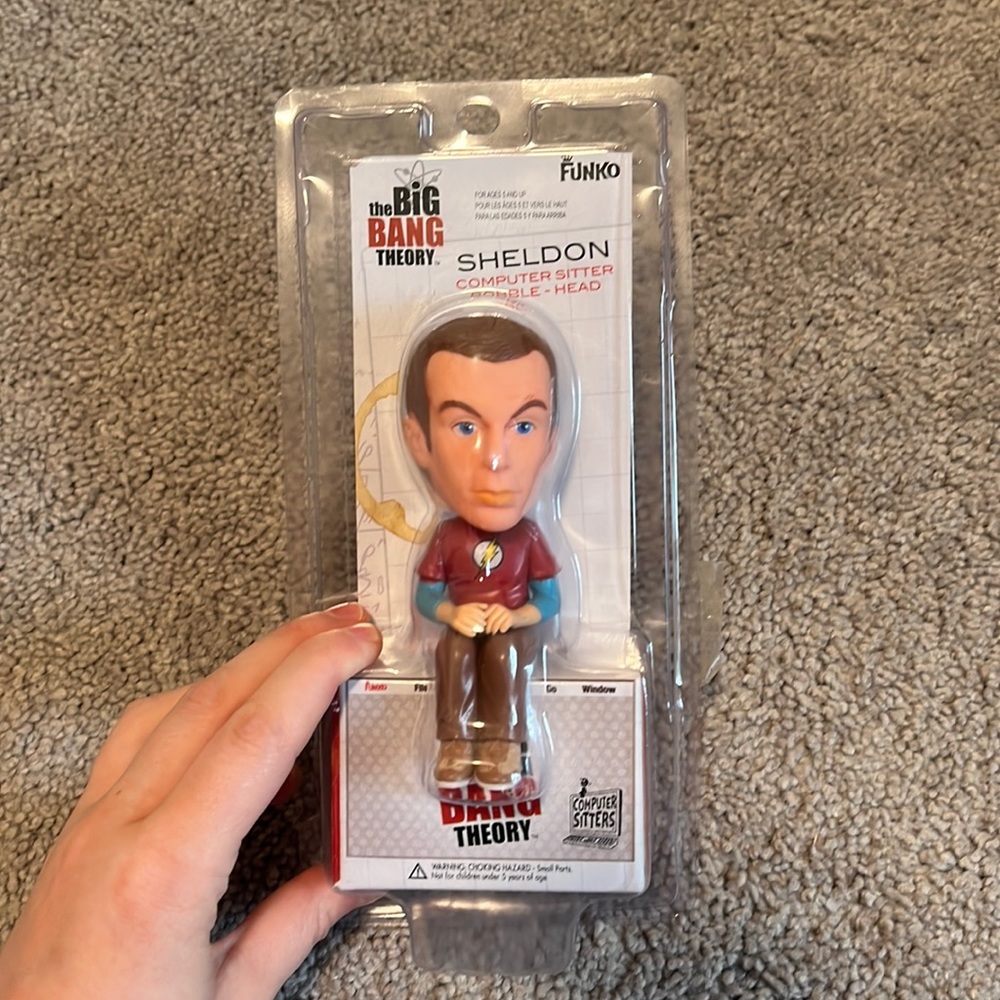 The Big Bang theory Sheldon computer-sitter bobble head NIB